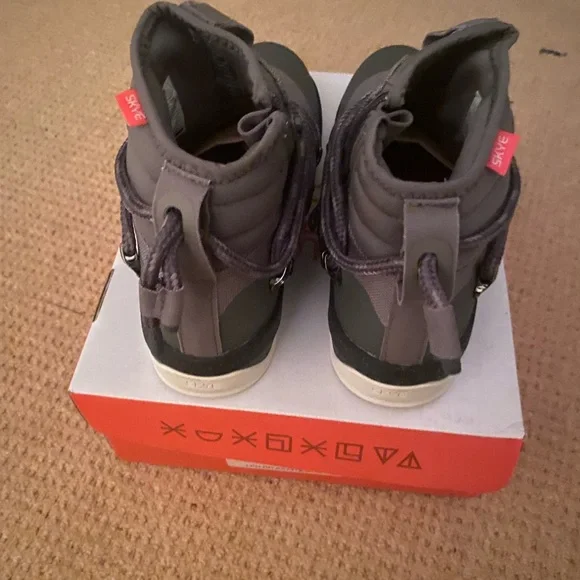 NIB Hiking Boots - Picture 6 of 7